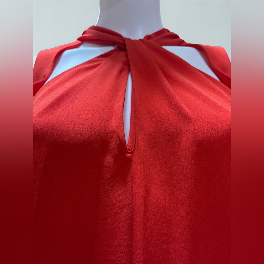 BCBGMaxAzria Poppy Keyhole Twist-Neck Cut Out Top - Size L